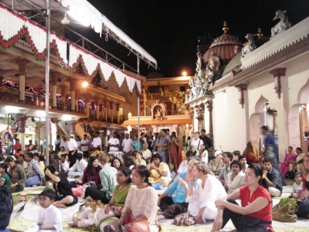 navarathri festival sri mariamman temple singapore chinatown